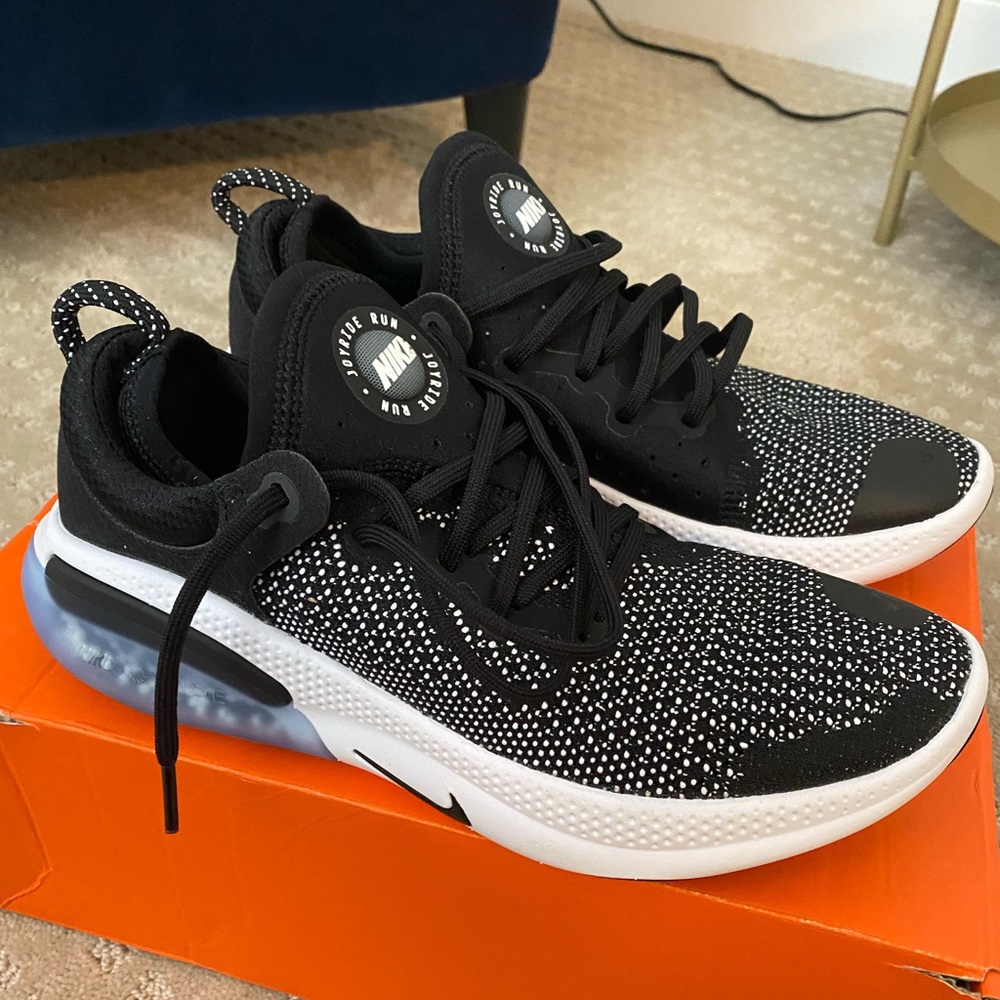 Women’s Nike Joyride Run Flyknit